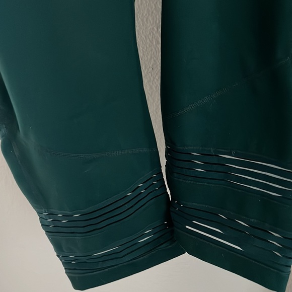 Zella yoga pants. Dark green, lightly used and only air dried. - Picture 2 of 4
